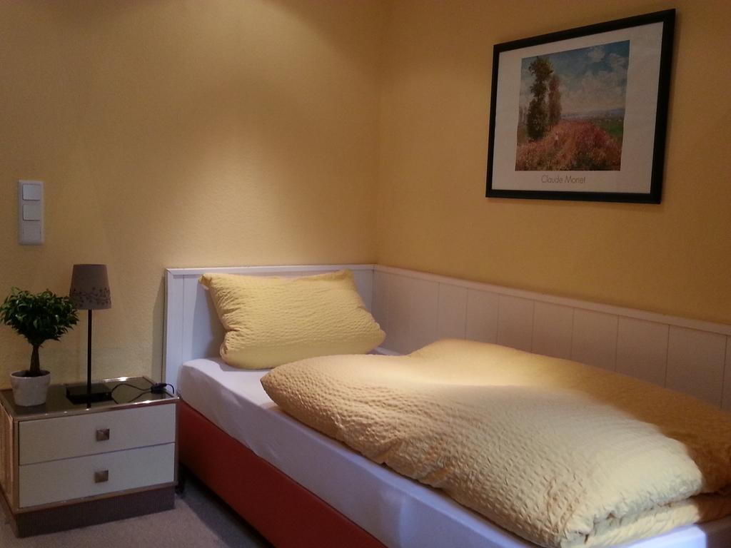 Apartmenthaus Sonnen Dusseldorf Room photo